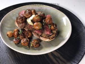 Toast Met Champignons En Biefstuk - Heerlijke Happen