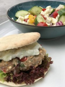 Griekse burger met salade