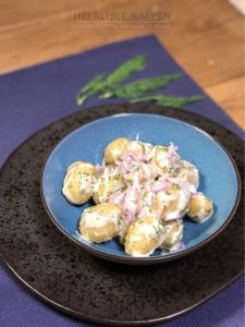 Dille aardappeltjes met rode ui