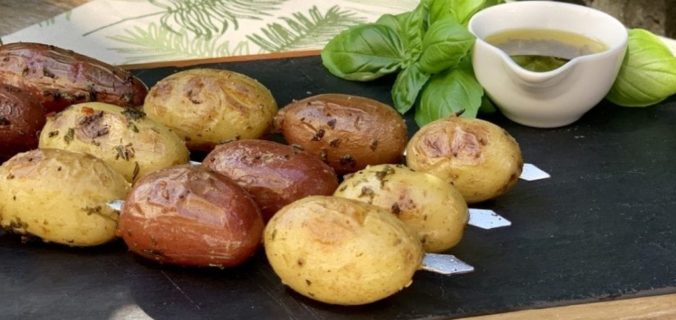 Gekruide aardappelspiesjes van de bbq
