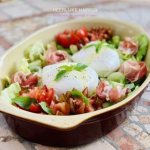 Mediterraanse salade met burrata