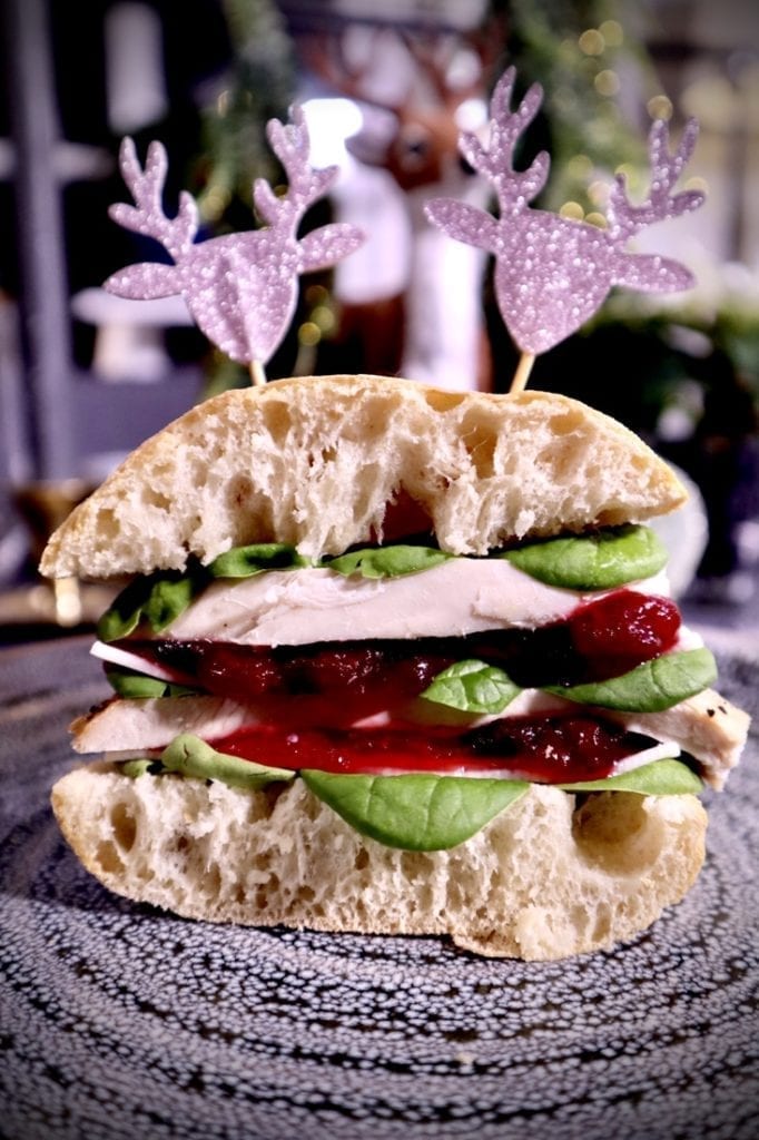 Kalkoen sandwich met cranberrysaus
