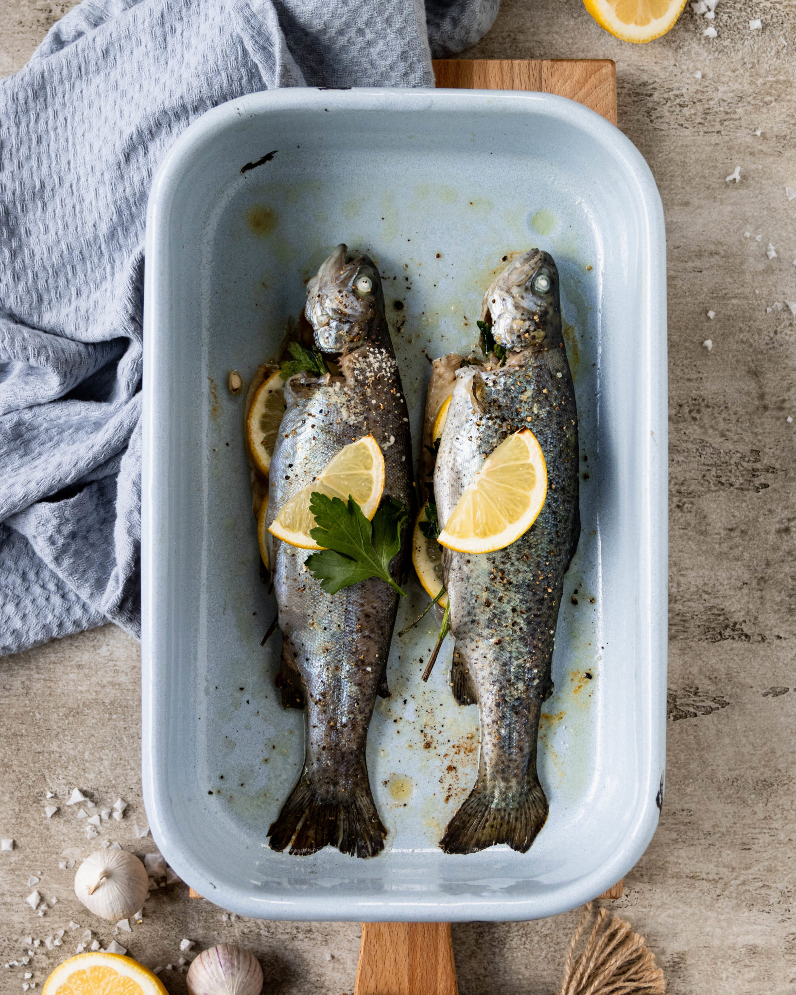 Forel uit de oven met kruiden en citroen Heerlijke Happen