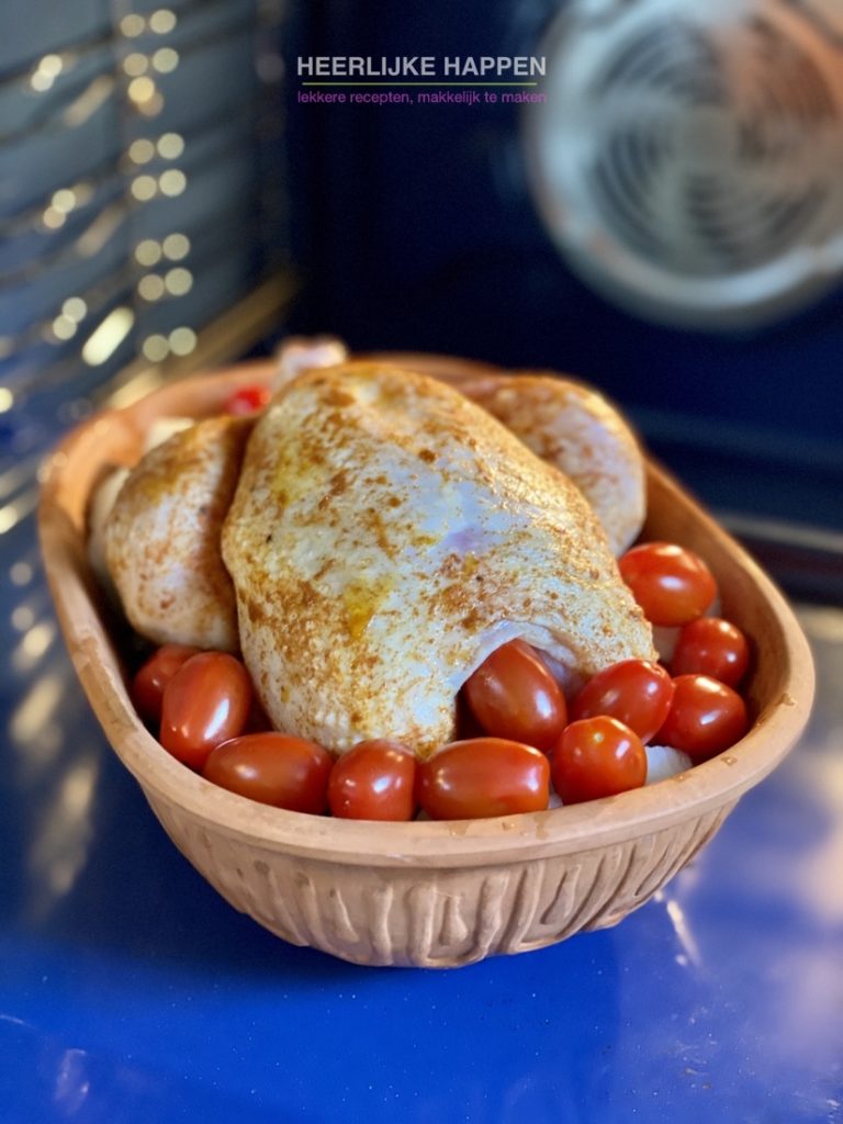 Kip in tomatensaus uit de römertopf