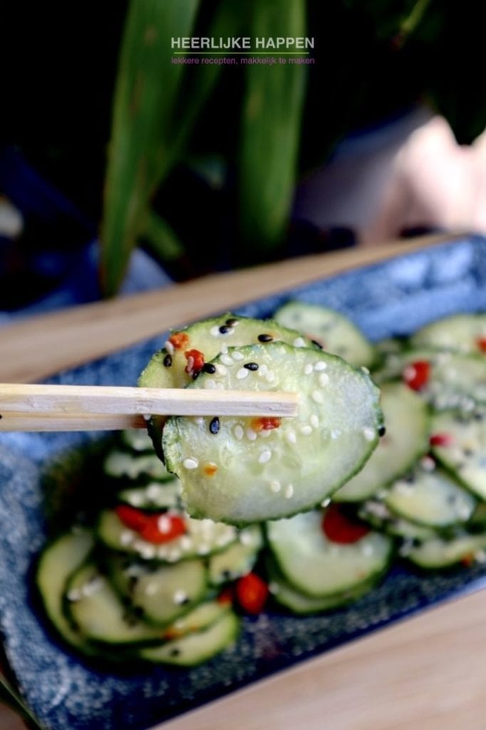 Aziatisch gemarineerde komkommersalade