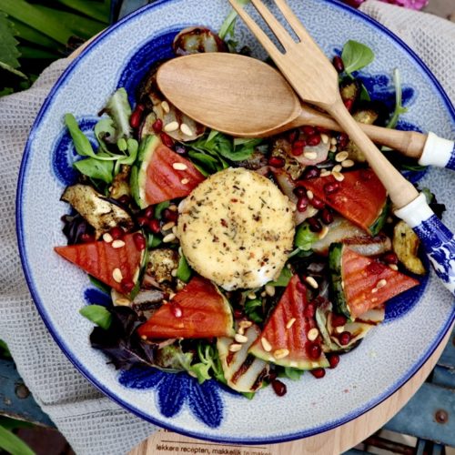Gebakken burrata en gegrilde fruitsalade
