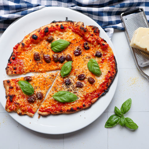 Huisgemaakte pizza met de Pizzaiolo