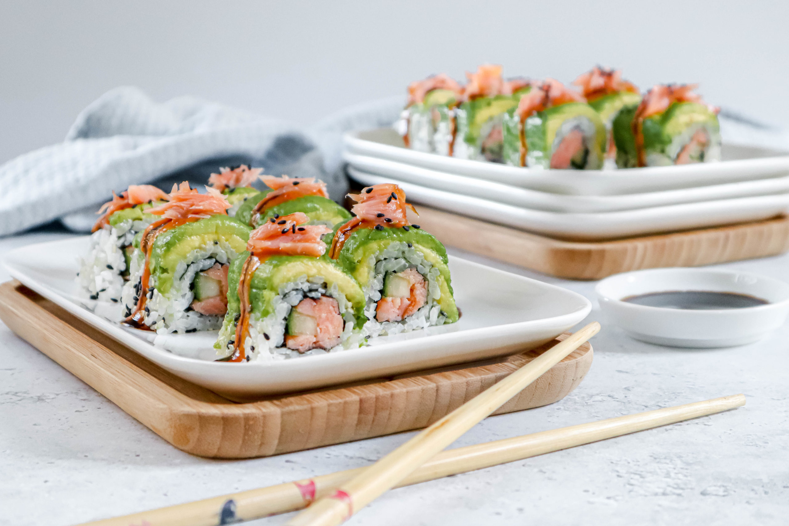 Sushi met warmgerookte zalm Heerlijke Happen
