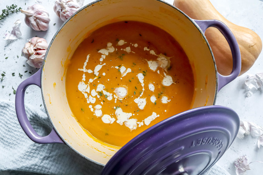 Kruidige gepofte knoflook pompoensoep