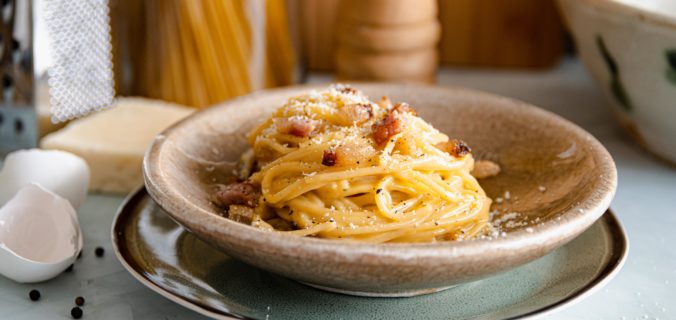 Traditionele Italiaanse spaghetti carbonara