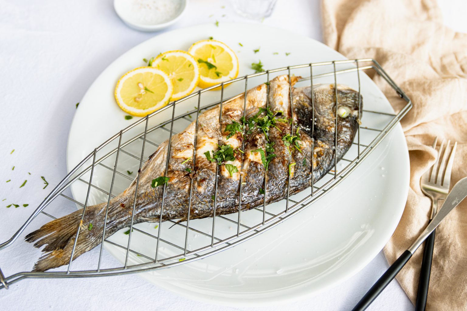 Gegrilde dorade van de bbq - Heerlijke Happen