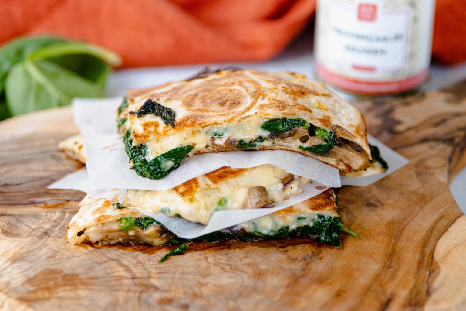 Spinazie quesadilla met Gruyère Heerlijke Happen