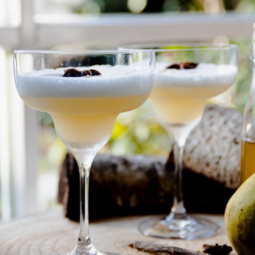 Peer siroop gin cocktail