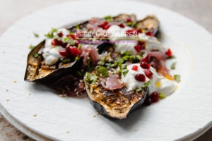 Gegrilde aubergine met labneh