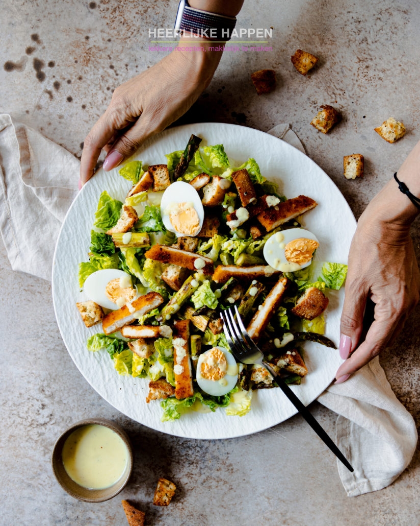 Caesar kipschnitzel asperge salade