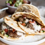 Shirazi salade met flatbread