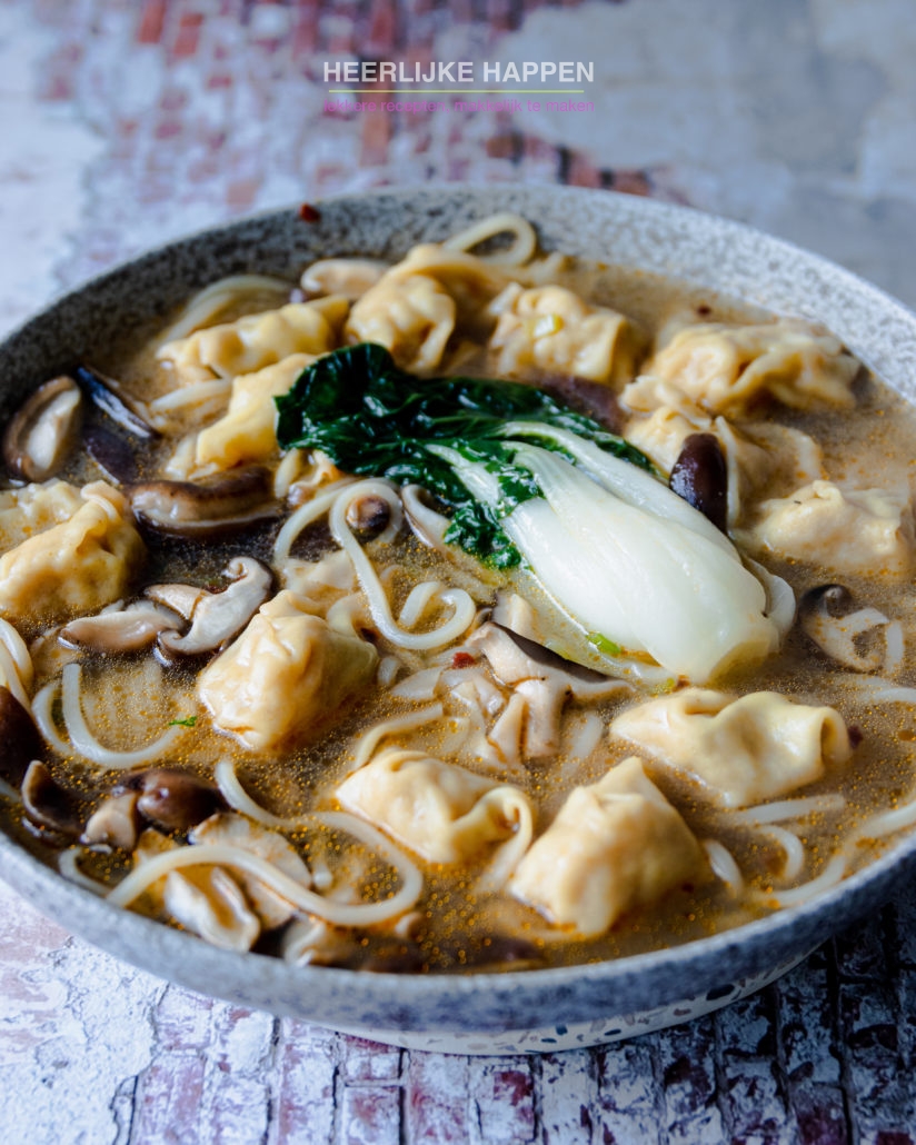 Wonton noodle soup with shiitake