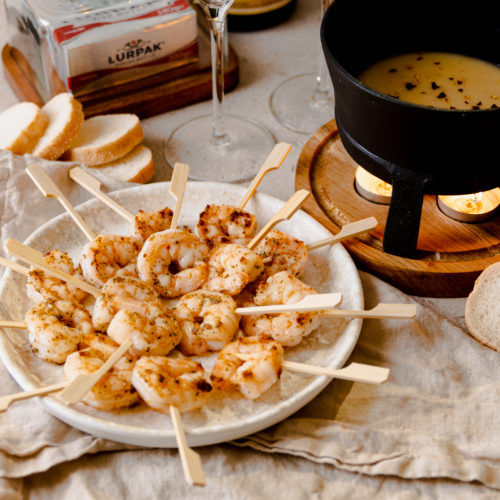 Seasoned prawns with dipping sauce