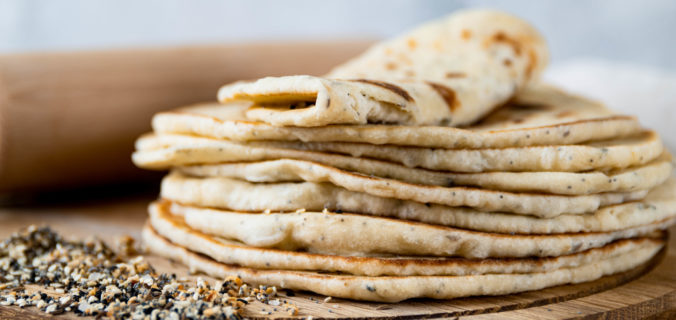 Everything Griekse yoghurt flatbread