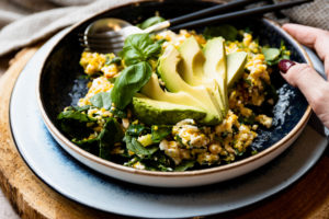 Roerei met quinoa en hüttekäse