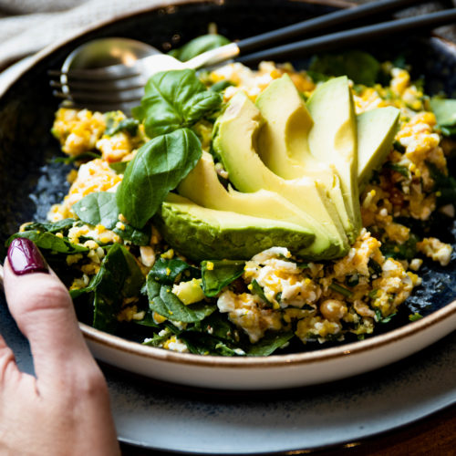 Roerei met quinoa en hüttekäse