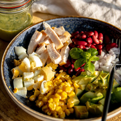 Eiwitrijke salade met gerookte kip