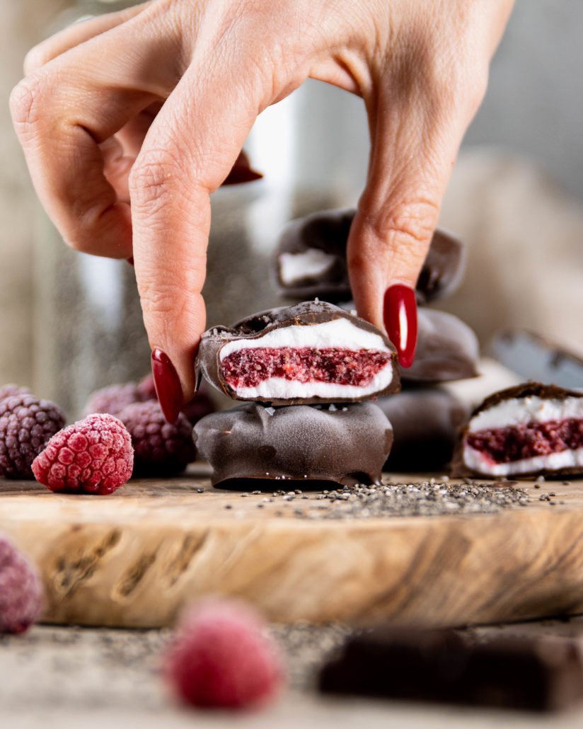 Frozen yoghurt chocolade frambozen chia snack