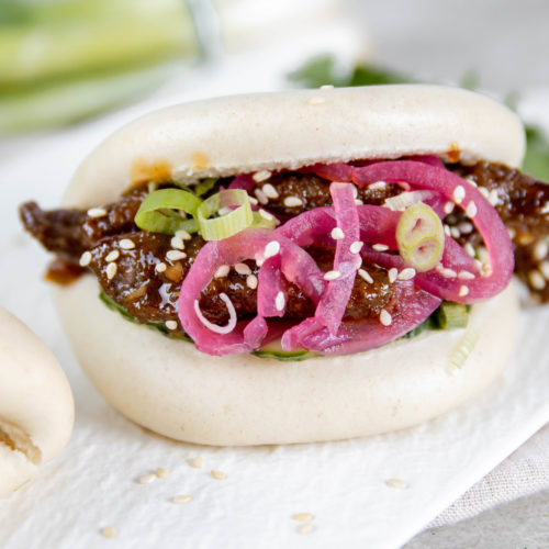 Sticky beef bao buns