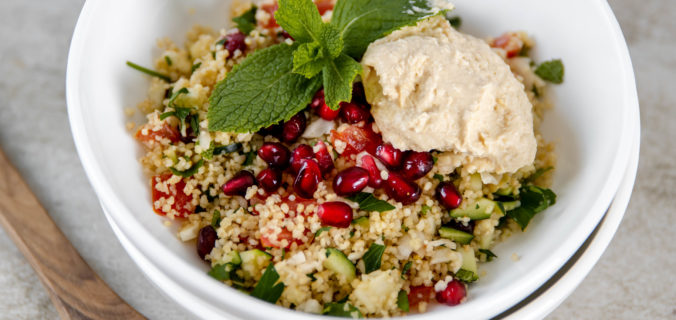 Couscous salade met hummus