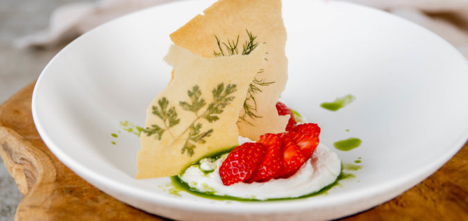 Cottage cheese hangop dessert