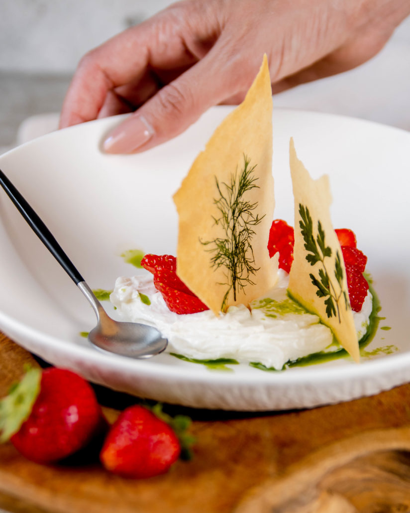 Cottage cheese hangop dessert