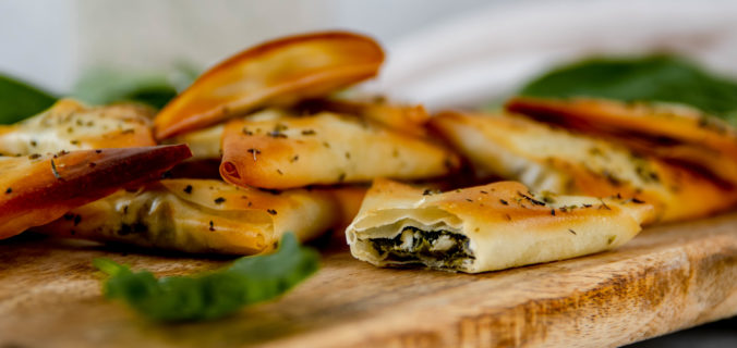 Griekse spanakopita filodeeg hapjes