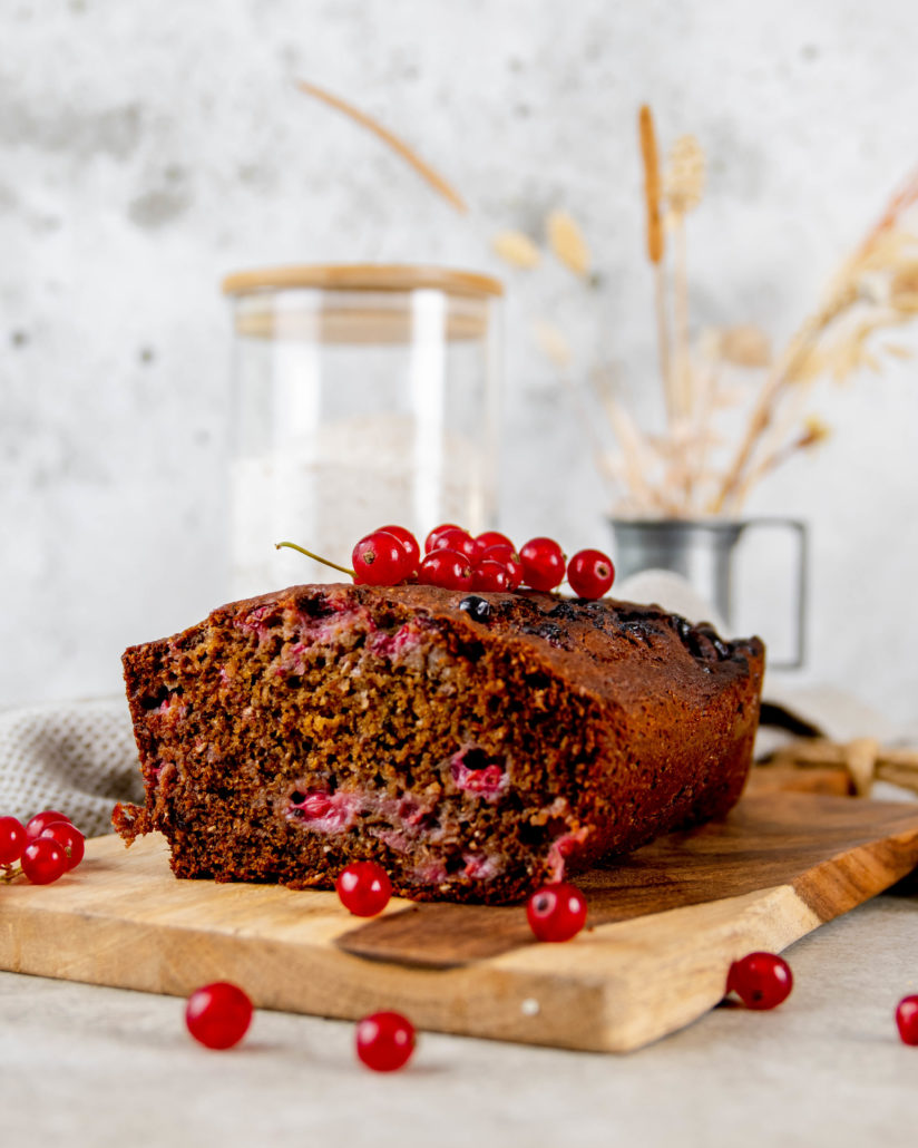 Rode bessen amandelmeel bananenbrood