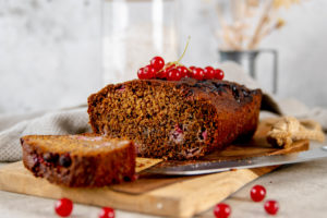 Rode bessen amandelmeel bananenbrood