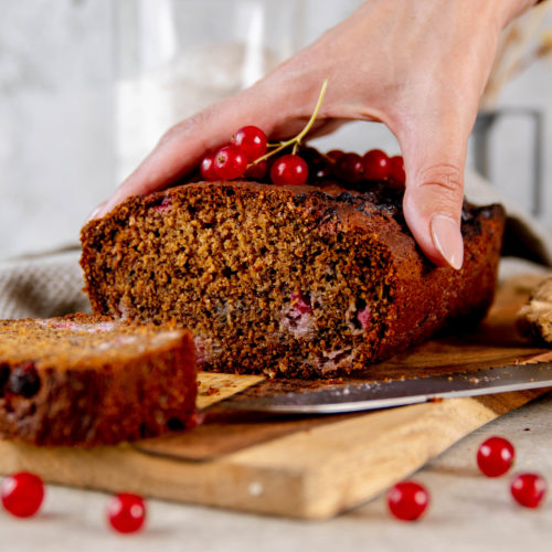 Rode bessen amandelmeel bananenbrood