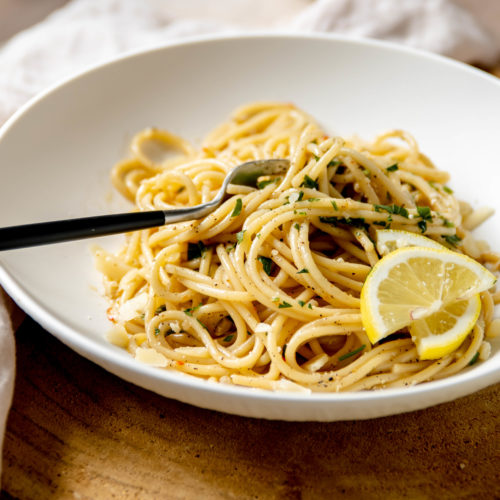 Frisse vegetarische lemonpepper pasta