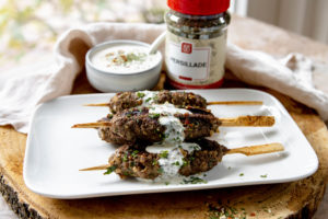 Köfte kebab met persillade knoflooksaus