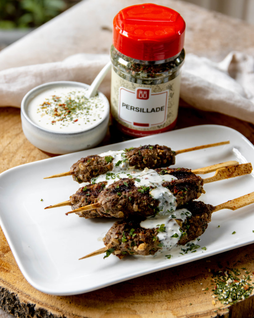 Köfte kebab met persillade knoflooksaus 